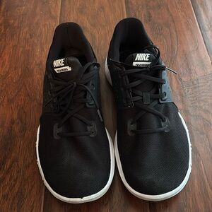 Men’s Nike Tennis shoes sneakers black and white size 12 W